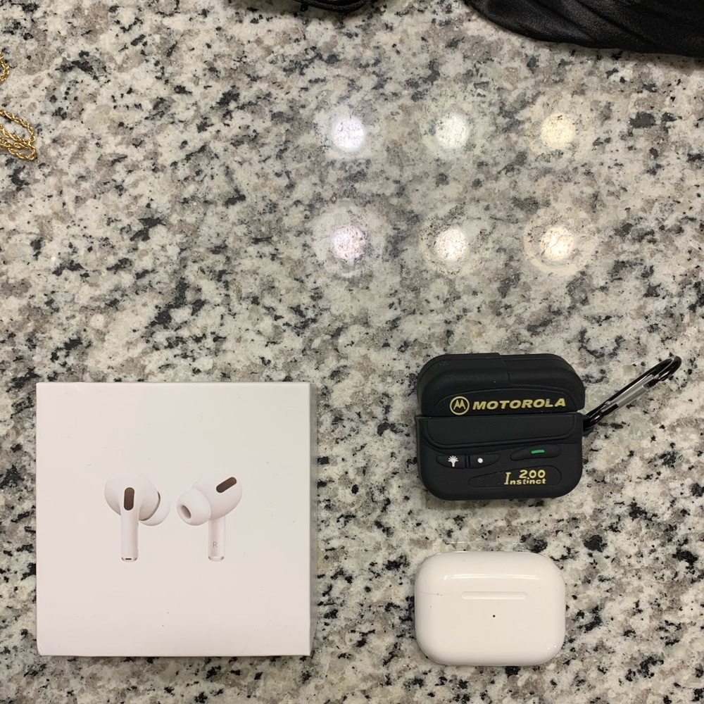 Apple Wireless Headphones (Pro)
